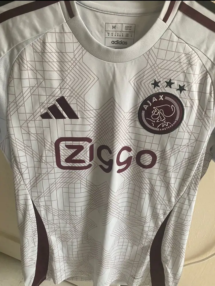 Ajax 3e shirt 2024-2025 uitgelekt