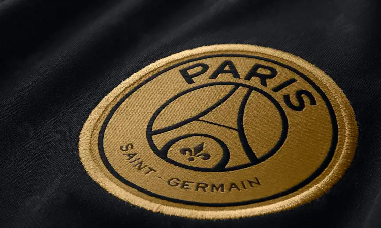 Paris Saint Germain warming-up shirt 2018-2019 straalt klasse uit