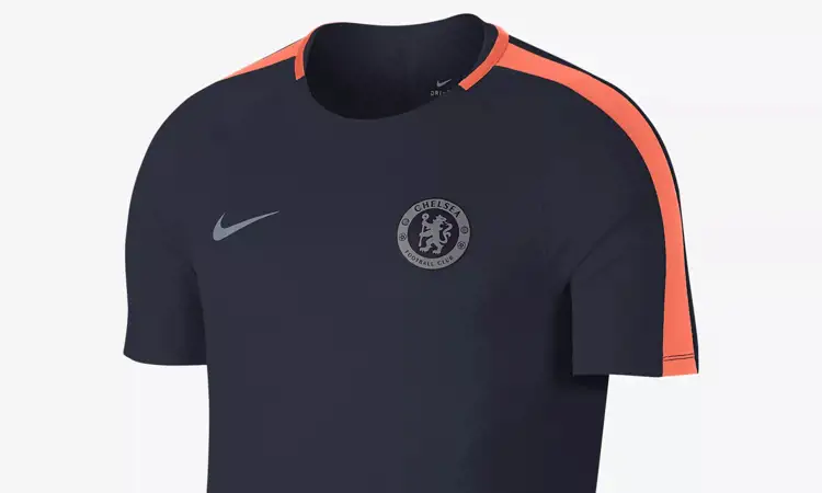 Chelsea draagt opvallend trainingsshirt en trainingsjack tijdens Europa League in 2018-2019