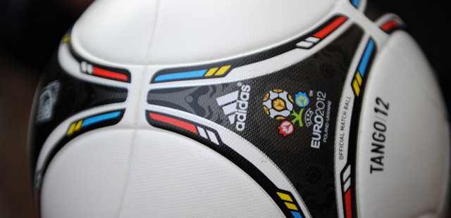 officieel zeewier haak Euro 2012 Tango voetbal - Voetbalshirts.com