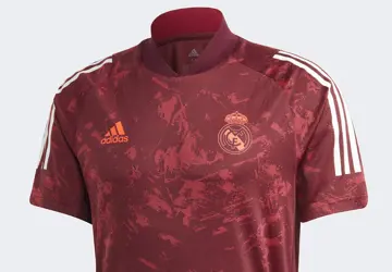 real-madrid-cl-trainingsshirt-2020-2021-rood.jpg