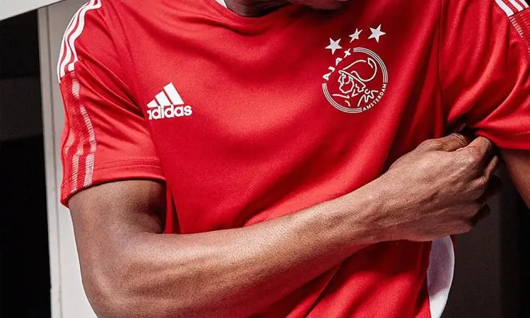 Rood Ajax trainingsshirt 2021-2022