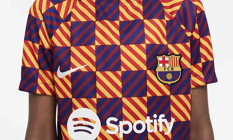 Nieuwe Barcelona trainingsshirts 2023 in stijl La Senyera