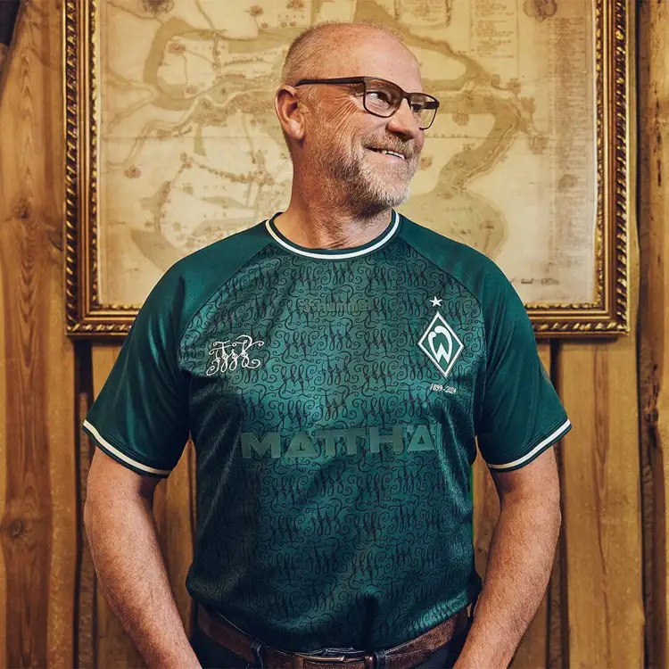 Dit is het Werder Bremen voetbalshirt ter ere van het 125 jarig bestaan