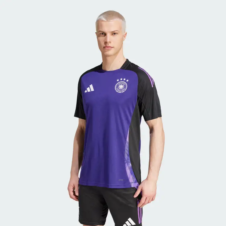 Duitsland draagt paars trainingsshirt tijdens EK 2024