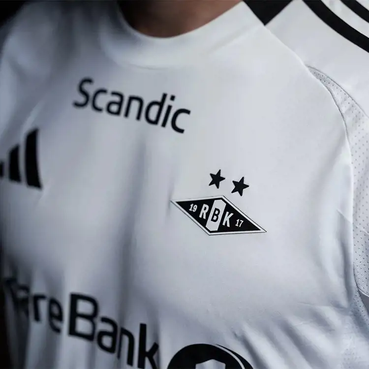 Rosenborg BK voetbalshirts 2024-2025 hebben standaard adidas template