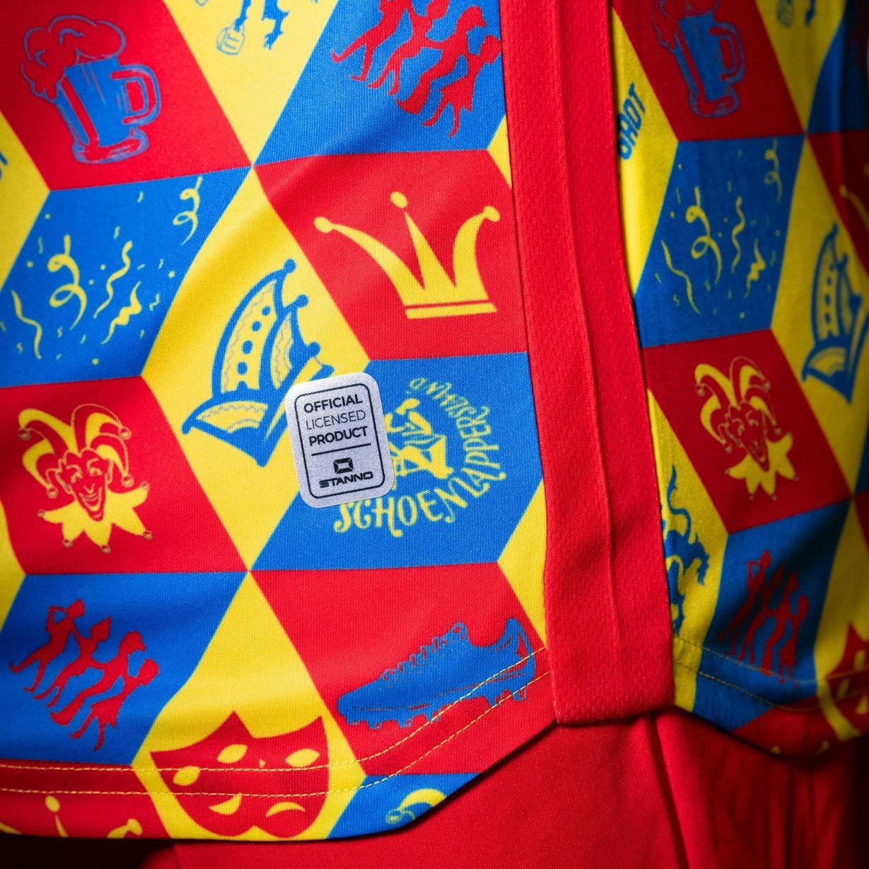 Dit is het RKC Waalwijk carnaval voetbalshirt 2024