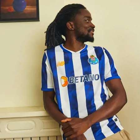 FC Porto voetbalshirts 2024-2025 in teken van vuur en vlam!