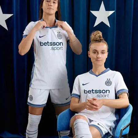 Inter Milan uitshirt 2024-2025 geïnspireerd door fashion en architectuur Milaan