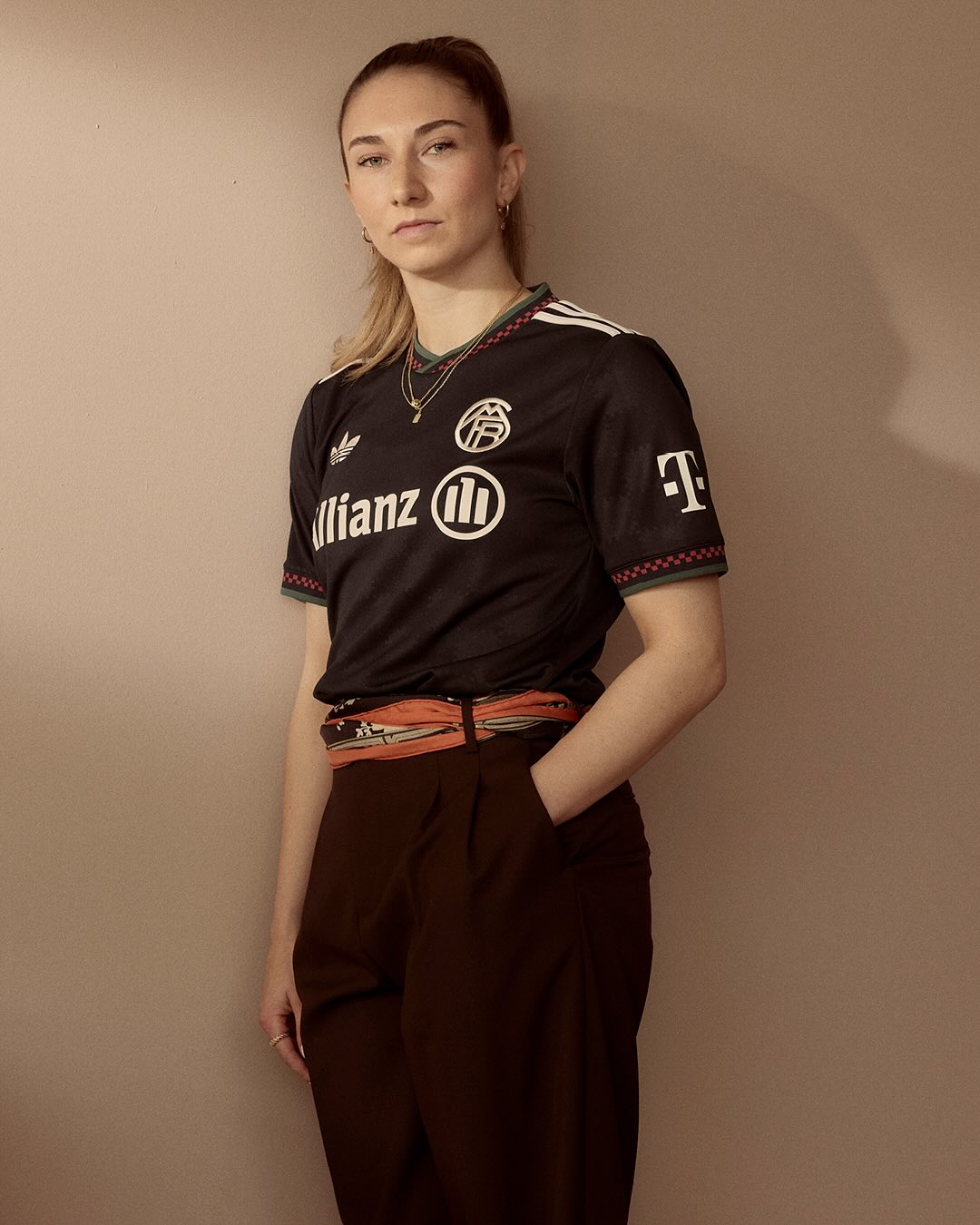 Bayern München 3e shirt 2025-2026 ode aan Marienplatz!