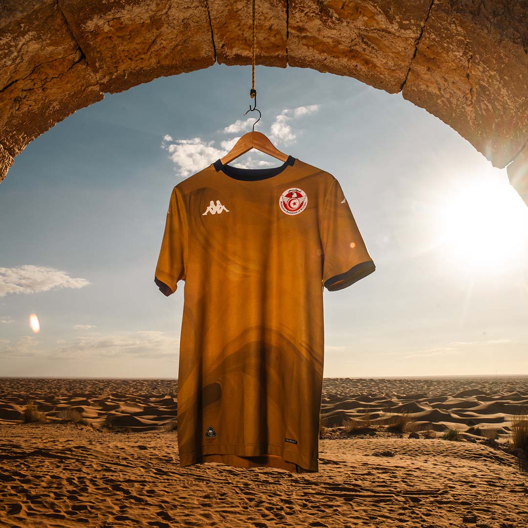 Dit zijn de Tunesië voetbalshirts 2025-2026 van Kappa