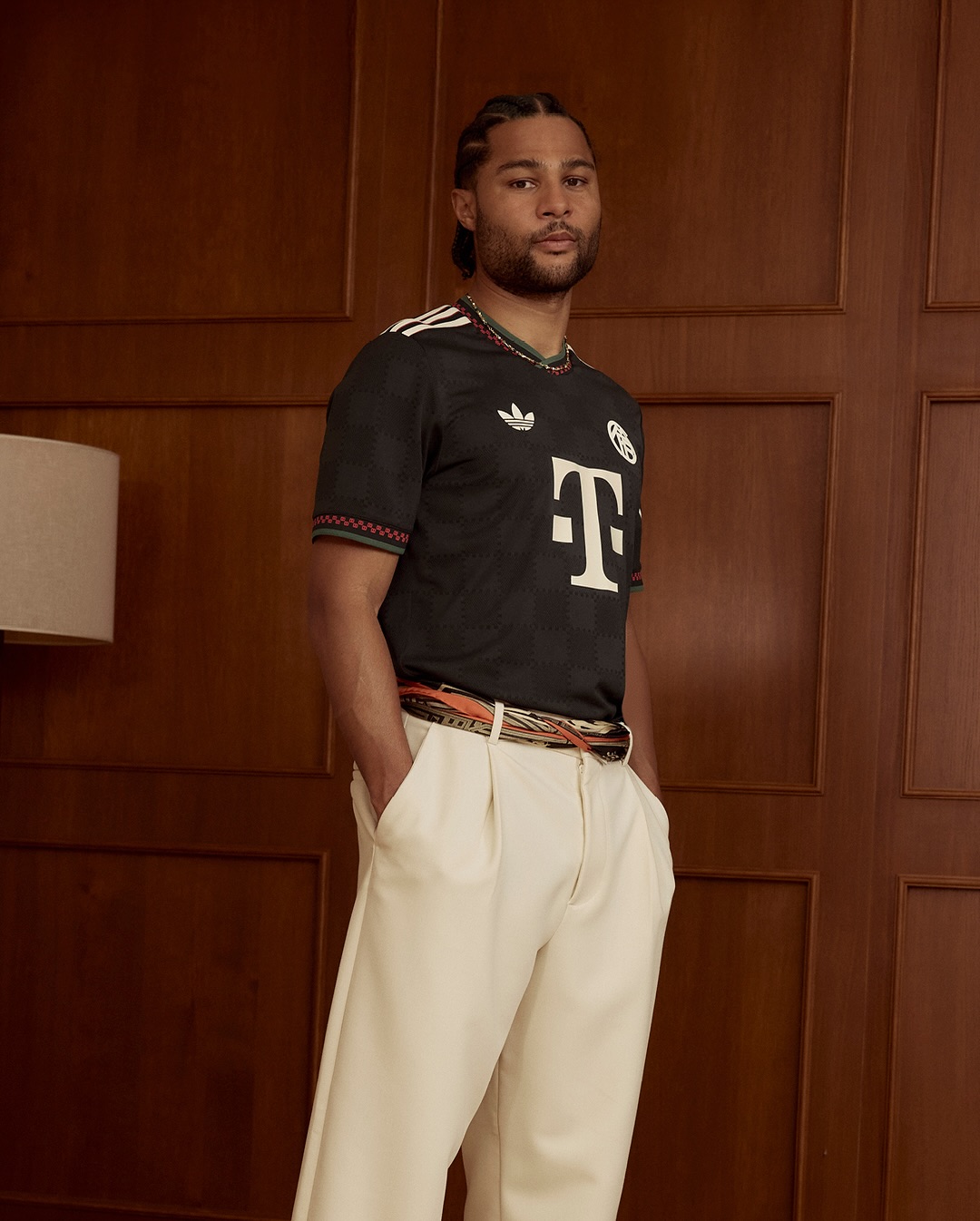 Bayern München 3e shirt 2025-2026 ode aan Marienplatz!