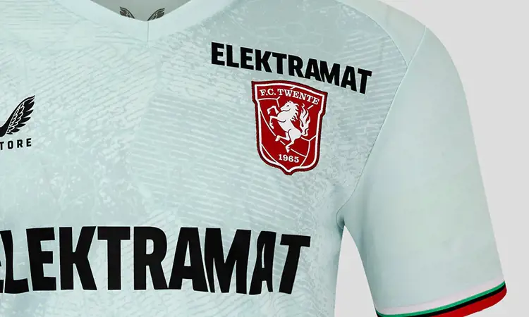 FC Twente uitshirt 2024-2025 is mintgroen en ode aan Twente
