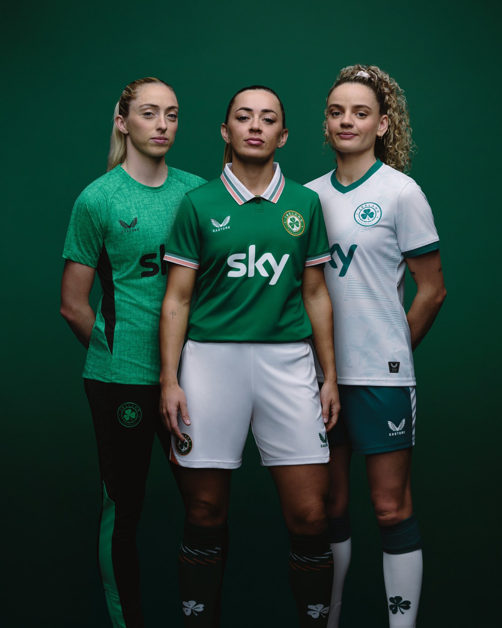 Dit zijn de Ierland vrouwen voetbalshirts 2025-2026