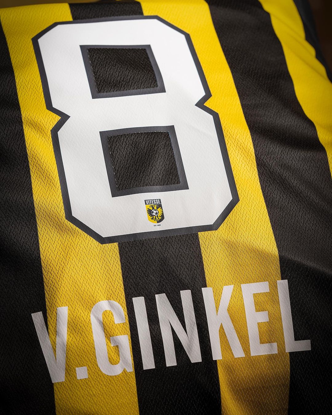 Vitesse voetbalshirts 2023-2024