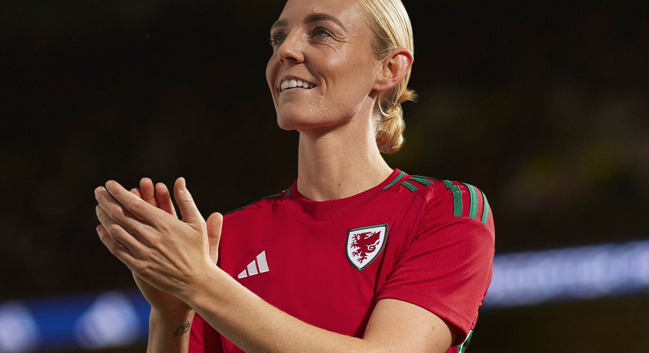 Wales voetbalshirts 2024-2025 geïnspireerd door draak