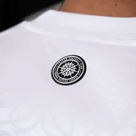 Fulham voetbalshirts 2025-2026 ode aan stadion, retro shirt en elegantie!