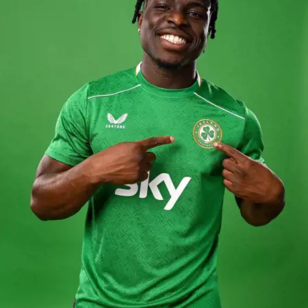 Ierland voetbalshirts 2024-2025 in teken van Keltische schildknoop!