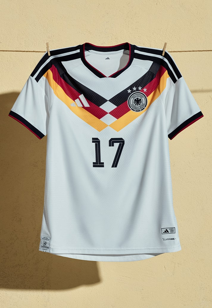 Duitsland WK 2026 thuisshirt geïnspireerd door voetbalshirt 1990