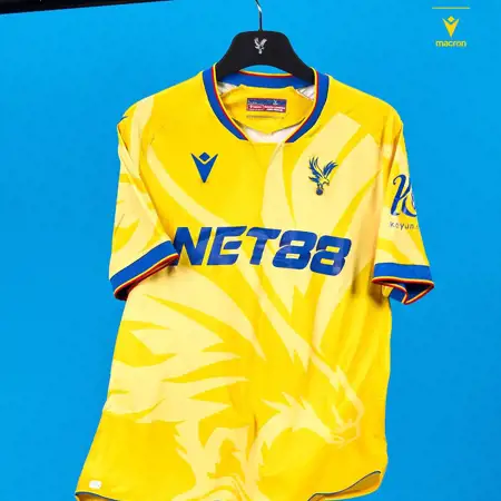 Crystal Palace voetbalshirts 2024-2025 bevatten opvallende adelaar print