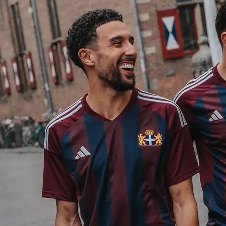 PEC Zwolle brengt met voetbalshirt ode aan Leo Major met speciaal voetbalshirt