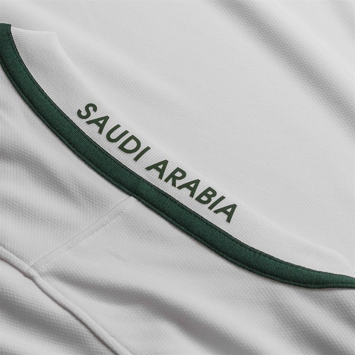 Saudi -arabie -tenue -2017-2018