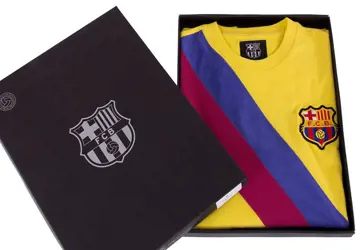 barcelona-cruijff-retro-shirt-1974-75.jpg