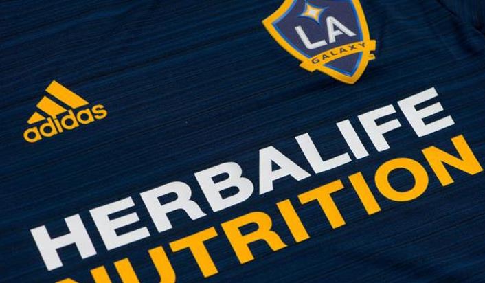 la-galaxy-2017-shirt-uit-adidas.png