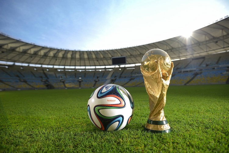 offset teleurstellen Inefficiënt Adidas WK 2014 Brazuca Voetbal - Voetbalshirts.com