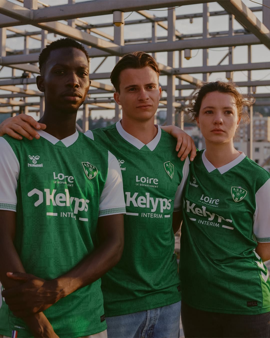 Saint Etienne voetbalshirts 2025-2026: trots op toekomst en verleden