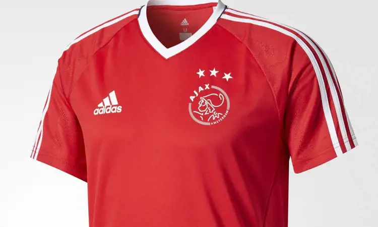 Ajax lanceert speciaal trainingsshirt voor thuiswedstrijden 2017-2018