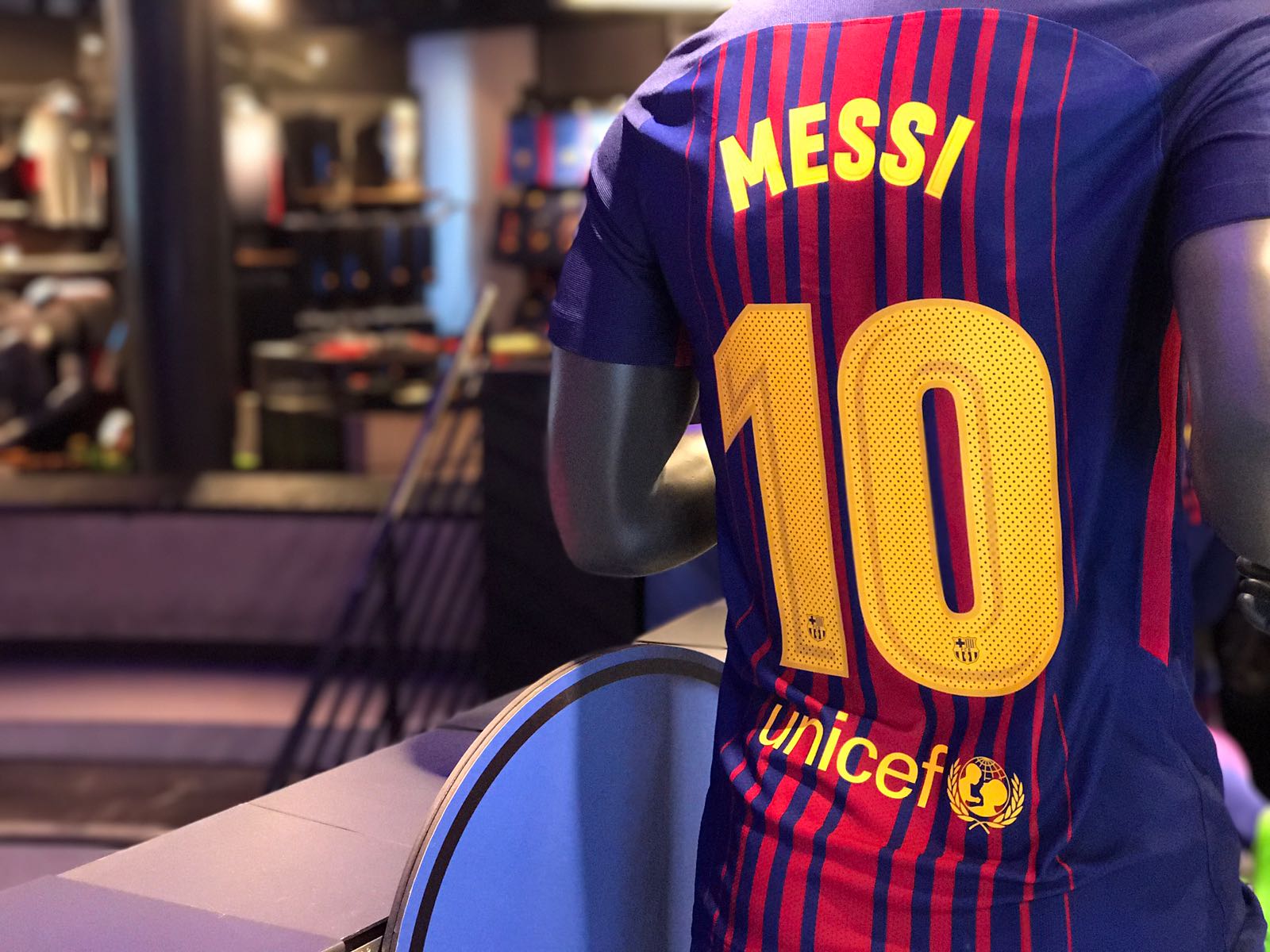 kabel Herstellen Aap Officiële Barcelona bedrukking 2017-2018 - Voetbalshirts.com