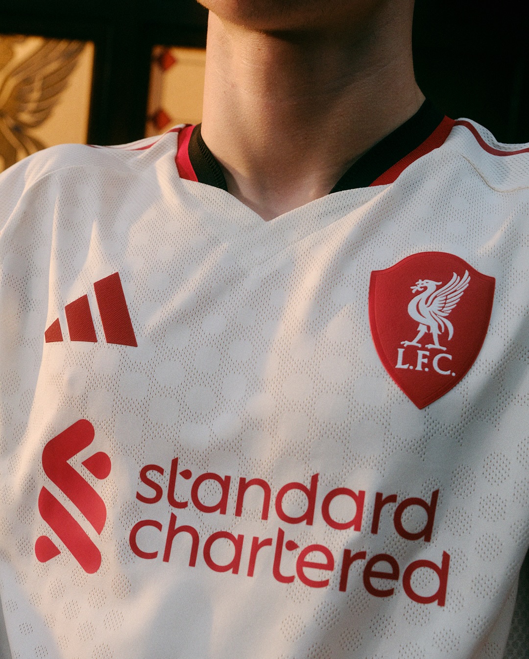Liverpool FC uitshirt 2025-2026 ode aan Main Stand Anfield Road