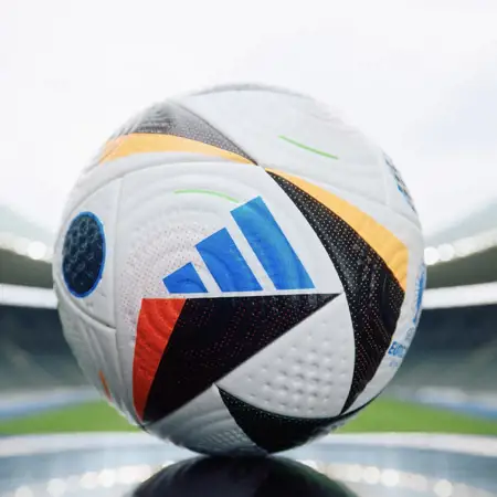 Positieve reacties op officiële EK 2024 Fussballliebe voetbal