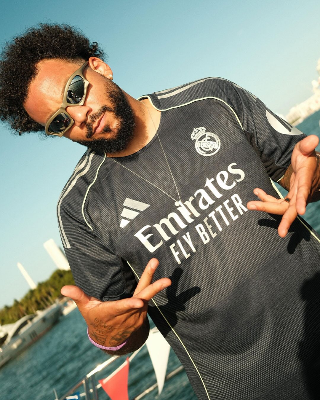 Real Madrid uitshirt 2025-2026 bevat speciaal moiré effect