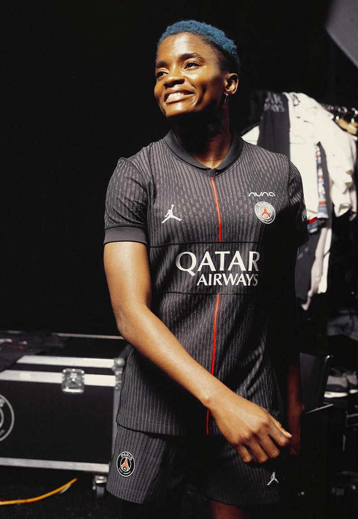 Dit is het Paris Saint Germain 4e shirt 2025-2026 van Jordan Brand! 