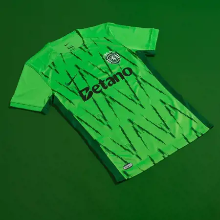 Sporting Lissabon voetbalshirt 2024-2025 eerbetoon aan Stromp en Europa Cup II