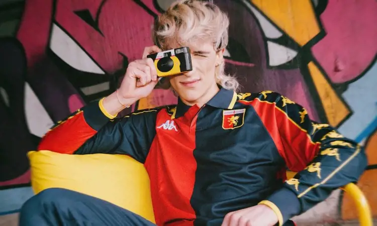 Genoa 4e voetbalshirt 2024 in stijl shirt 1999-2000