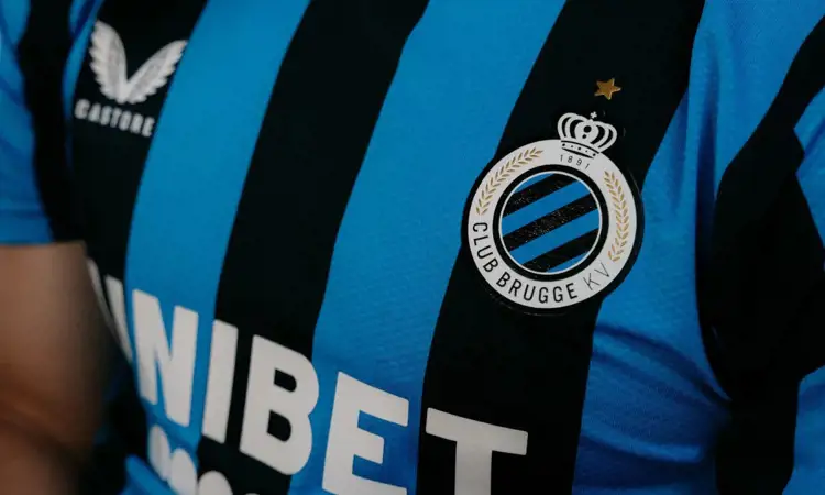 Club Brugge voetbalshirts 2024-2025 geïnspireerd door retro shirts en Brugse Reien
