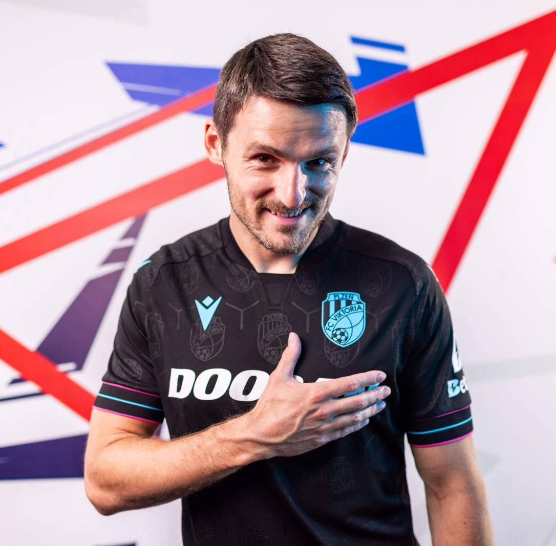 Dit zijn de Viktoria Plzen voetbalshirts 2024-2025