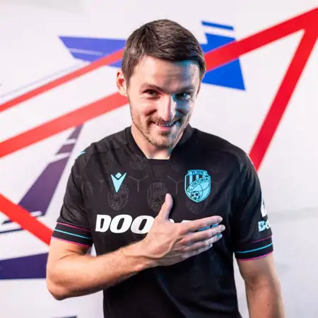 Dit zijn de Viktoria Plzen voetbalshirts 2024-2025