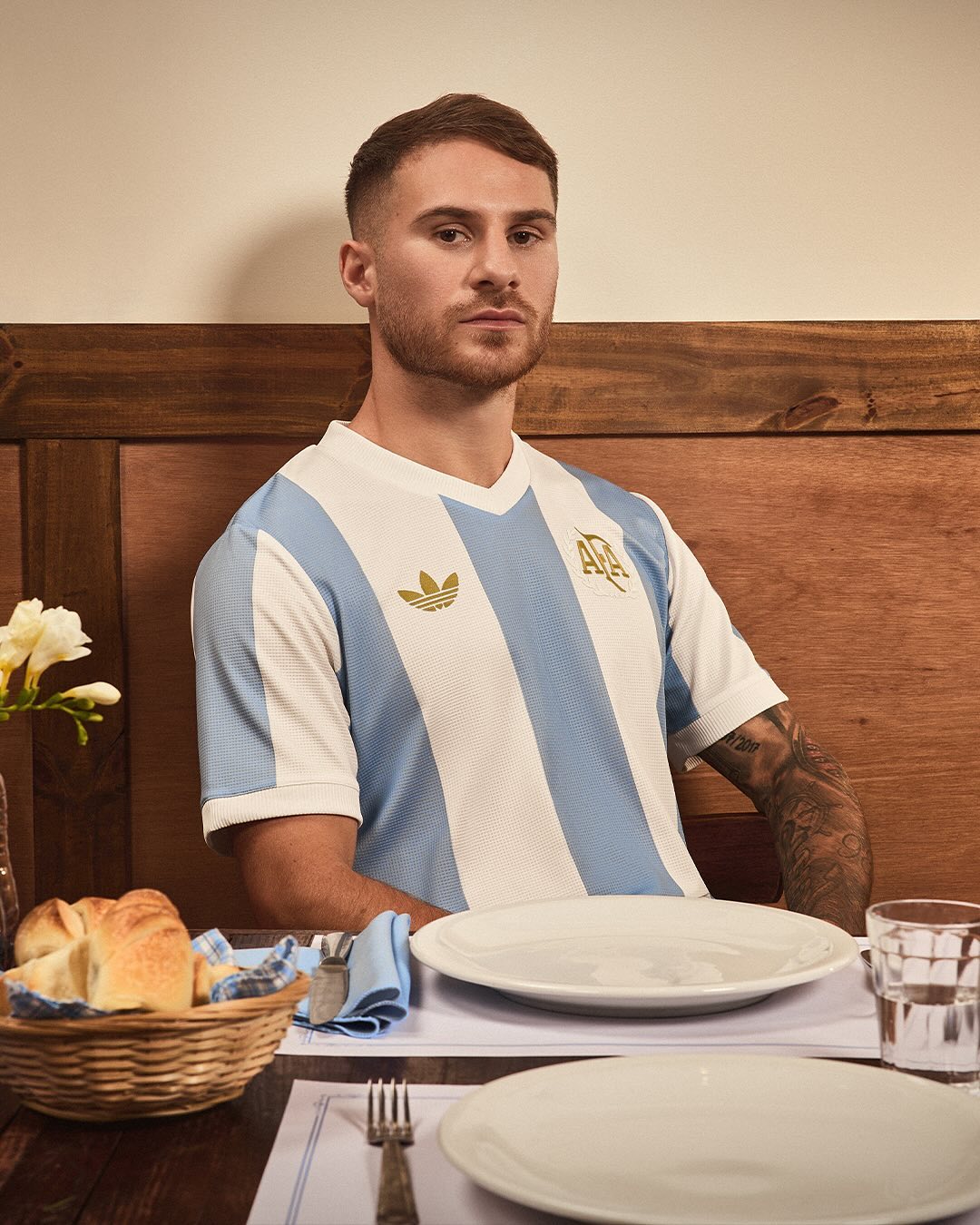 adidas en Argentinië lanceren voetbalshirt ter ere van 50 jaar samenwerking