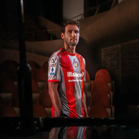 US Cremonese thuisshirt 2025-2026 – Ode aan de vioolstad