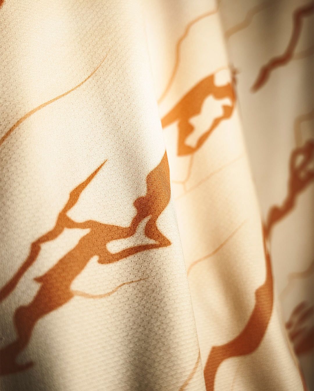 Feyenoord 4de voetbalshirt 2024-2025 geïnspireerd door spelerstunnel de Kuip