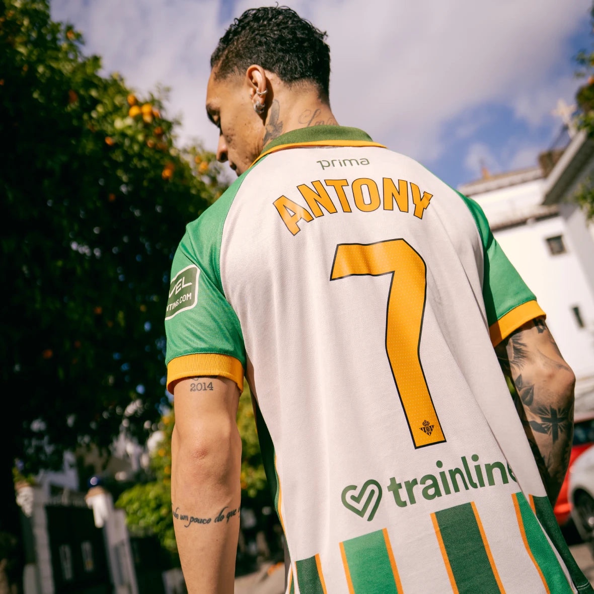 Real Betis presenteert eerste voetbalshirt gemaakt van sinaasappels
