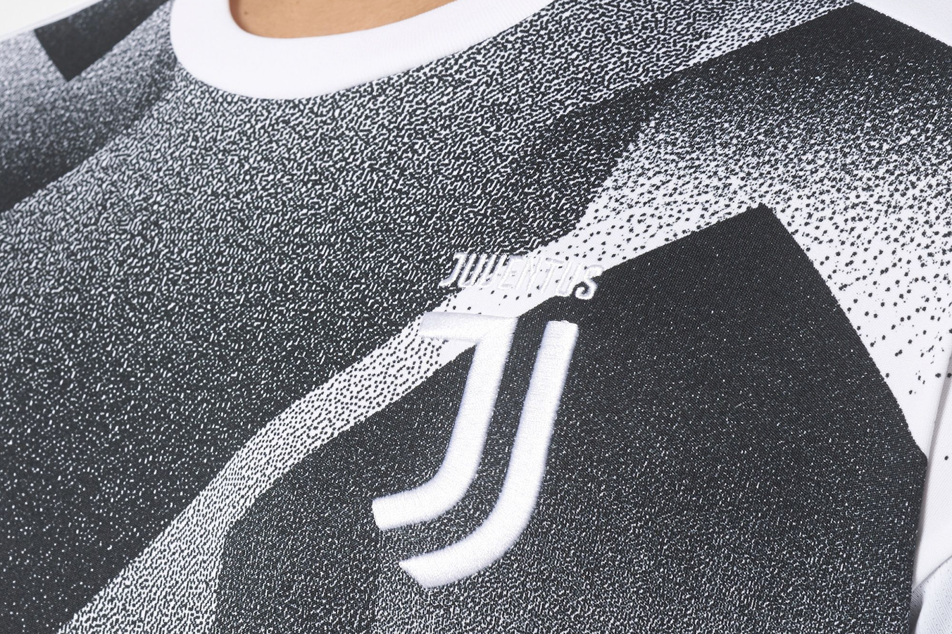 Juventus warming-up shirt 2017-2018