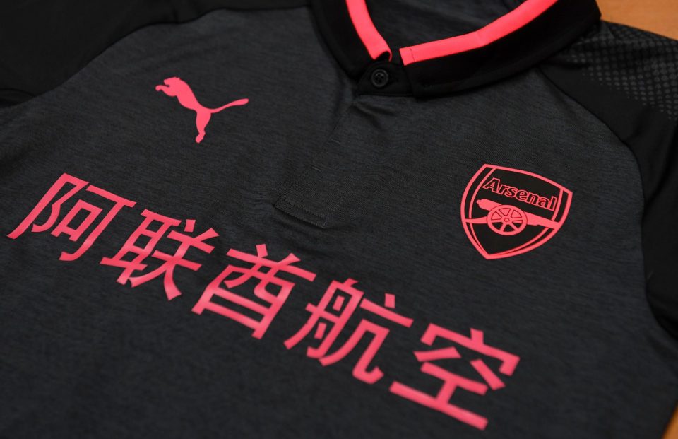 Arsenal speelt eenmalig met Mandarijn sponsor op 3e shirt 2017-2018