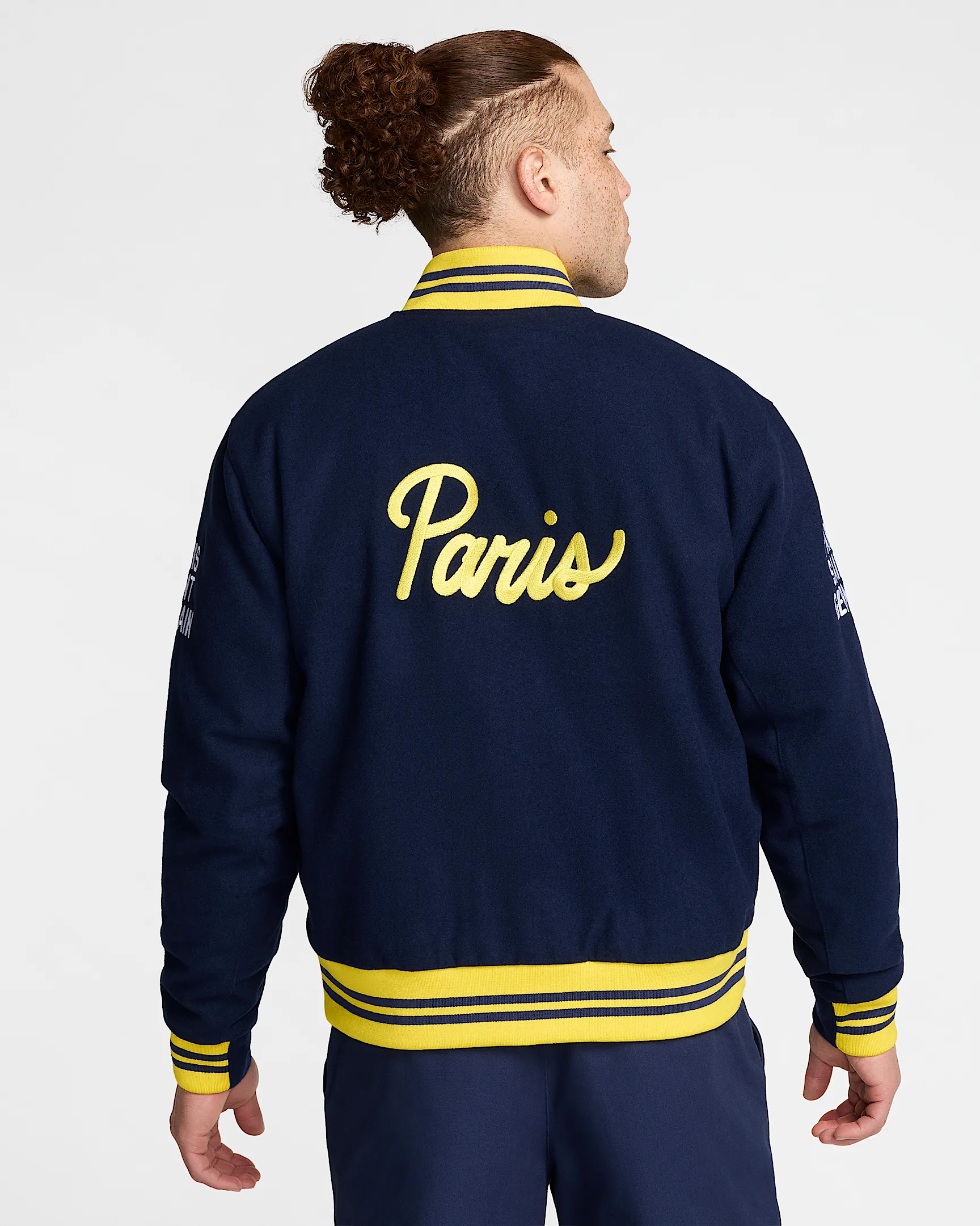 Paris Saint Germain X Nike modecollectie in stijl kleuren 2025