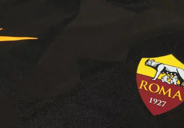 as-roma-3e-shirt-2017-2018.png