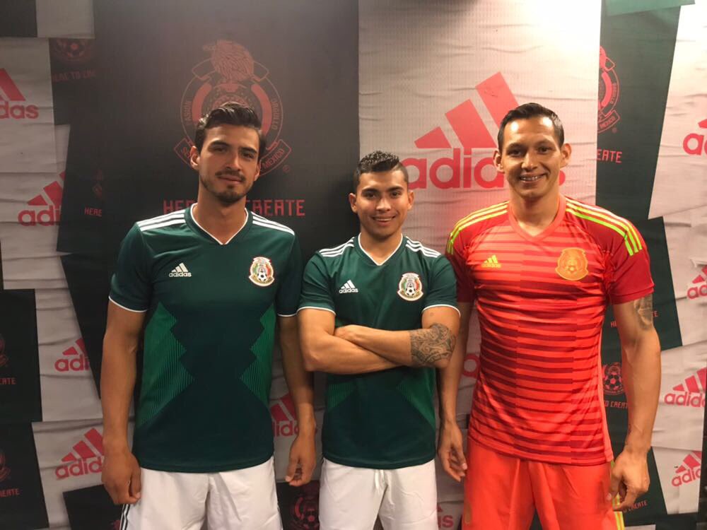 mexico-keepersshirt-2018-2019.jpg